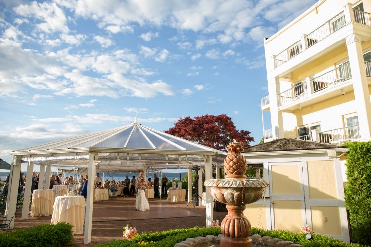 rose garden wedding photo perry hotel