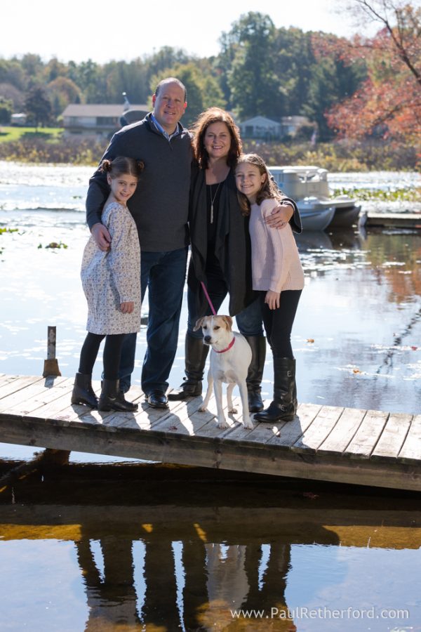 lake house family photo