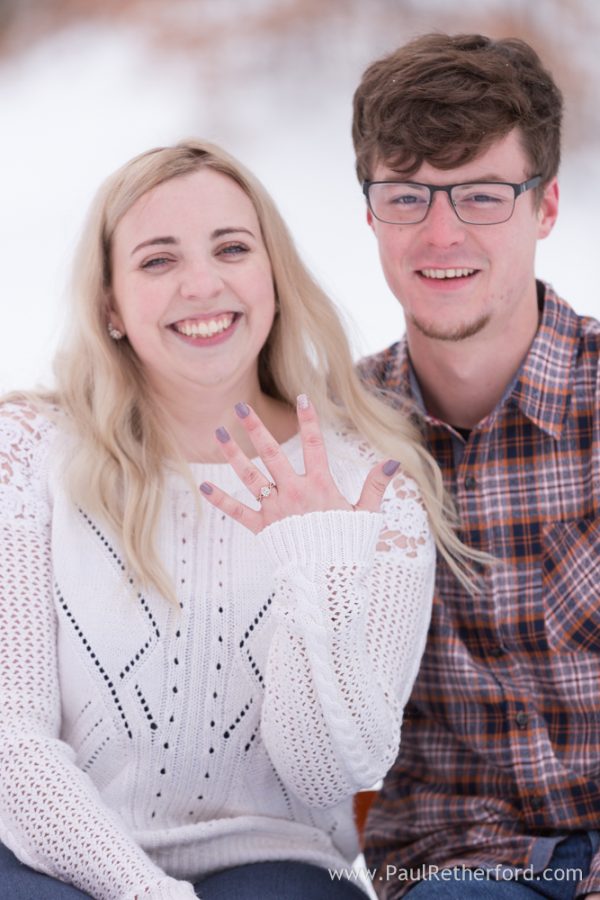winter engagement photo 