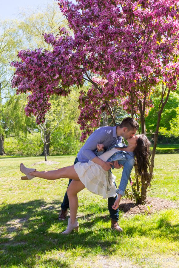engagement pose photo session
