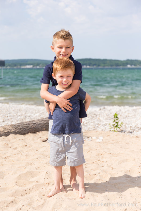 https://paulretherford.com/northern-michigan/charlevoix/family-photographer-charlevoix-michigan-photography/