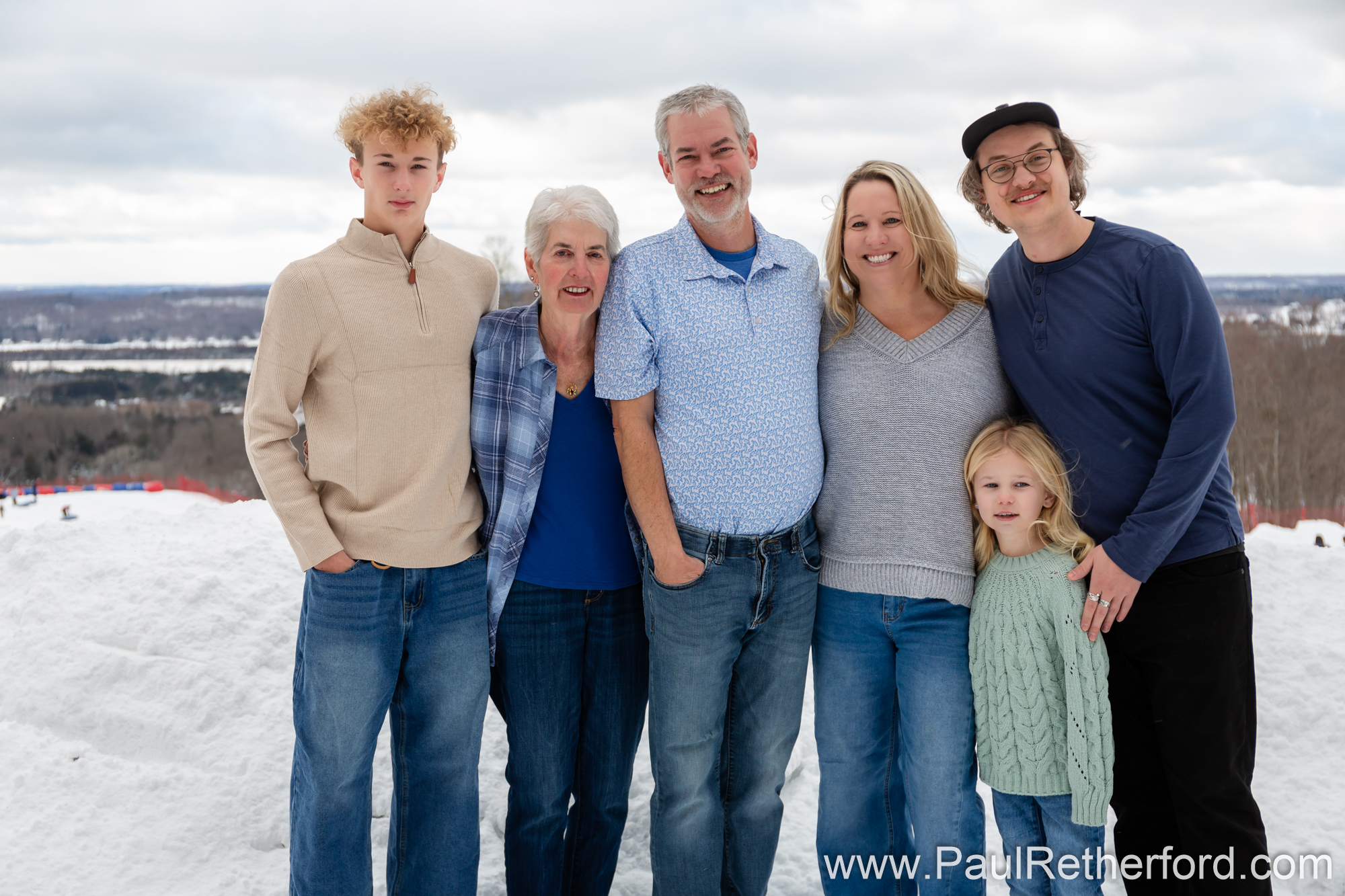 https://paulretherford.com/photography/family/winter-family-indoor-photography-northern-michigan/